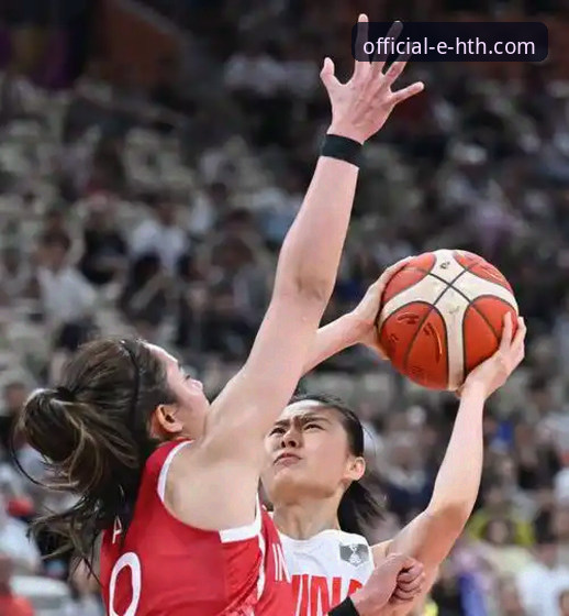 揭秘中国女篮关键胜利背后的战术密码与观赛新体验